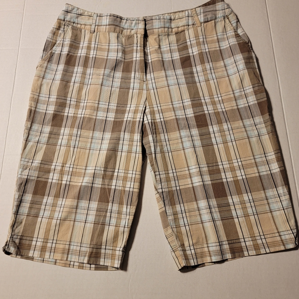 Briggs New York Ladies Bermuda Shorts Size 16 Blue/Beige Plaid